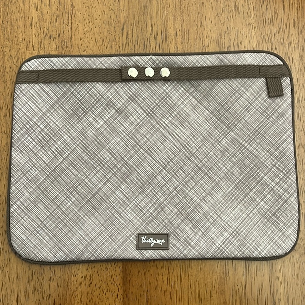 Thirty One Zip Pouch